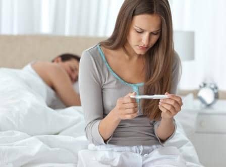 woman wondering about infertility causes, what causes infertility, what are the causes of infertility